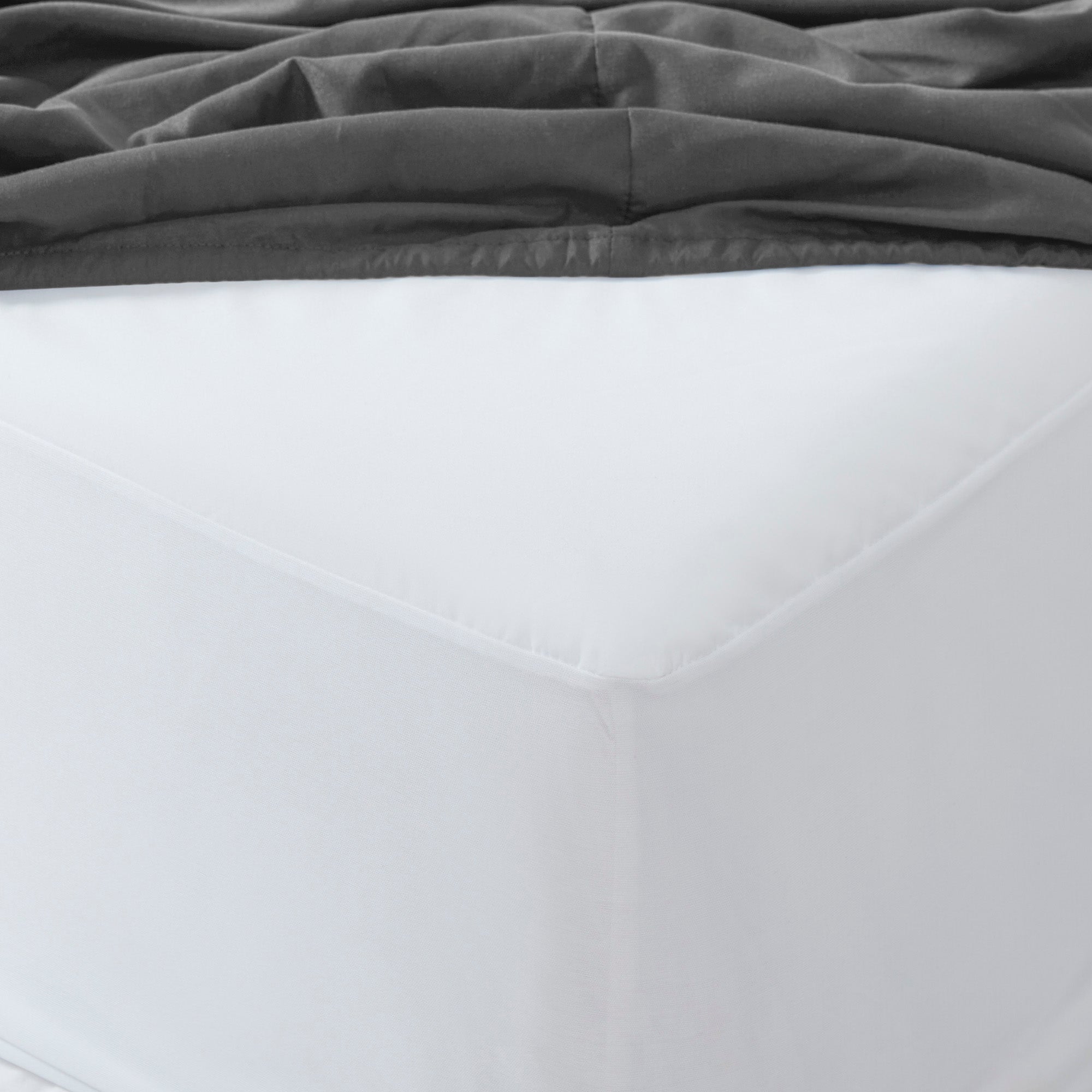 Queen Comforter Set Quilted Stripe Bedding Bundle ?– Comforter, Mattress Protector, Sheets with Pockets on the Side & Built-in Corner Strap ?– Fitted Sheet Media Pocket for Devices, Black/Charcoal