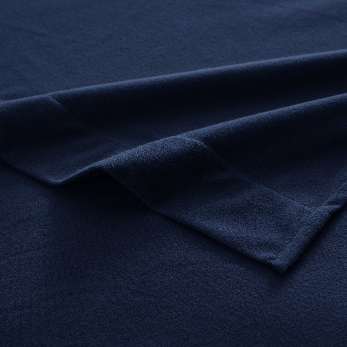 Flannel 4-Piece Sheet Set Navy - Corner