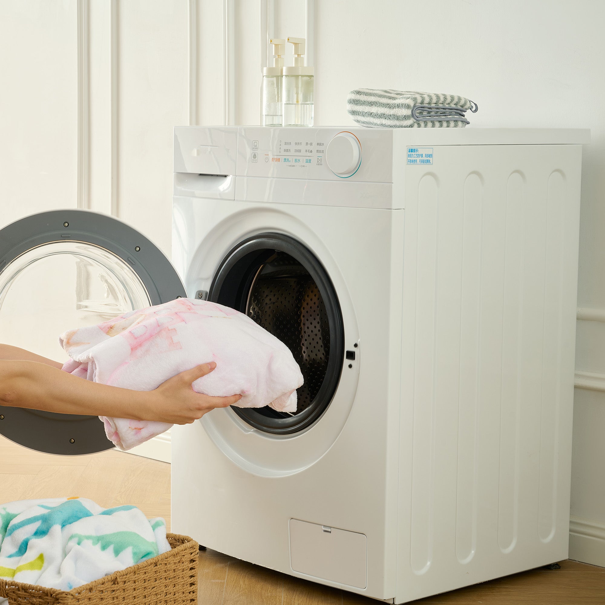 Kids' Hooded Blanket 50" Wide x 45" Length - Fairytale Princess