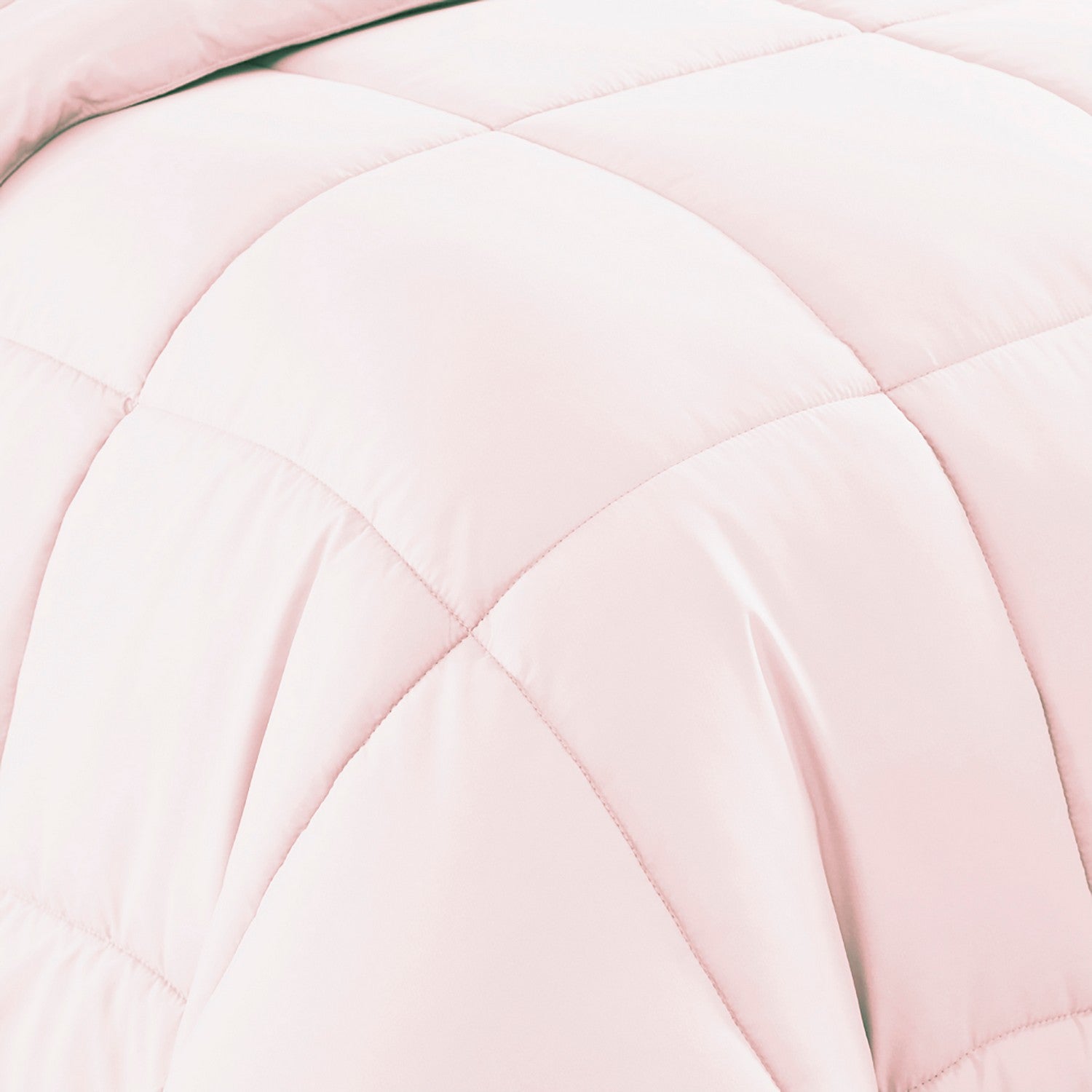 Basic 5-Piece Bed in a Bag  Set Pale Pink - Comforter Detail