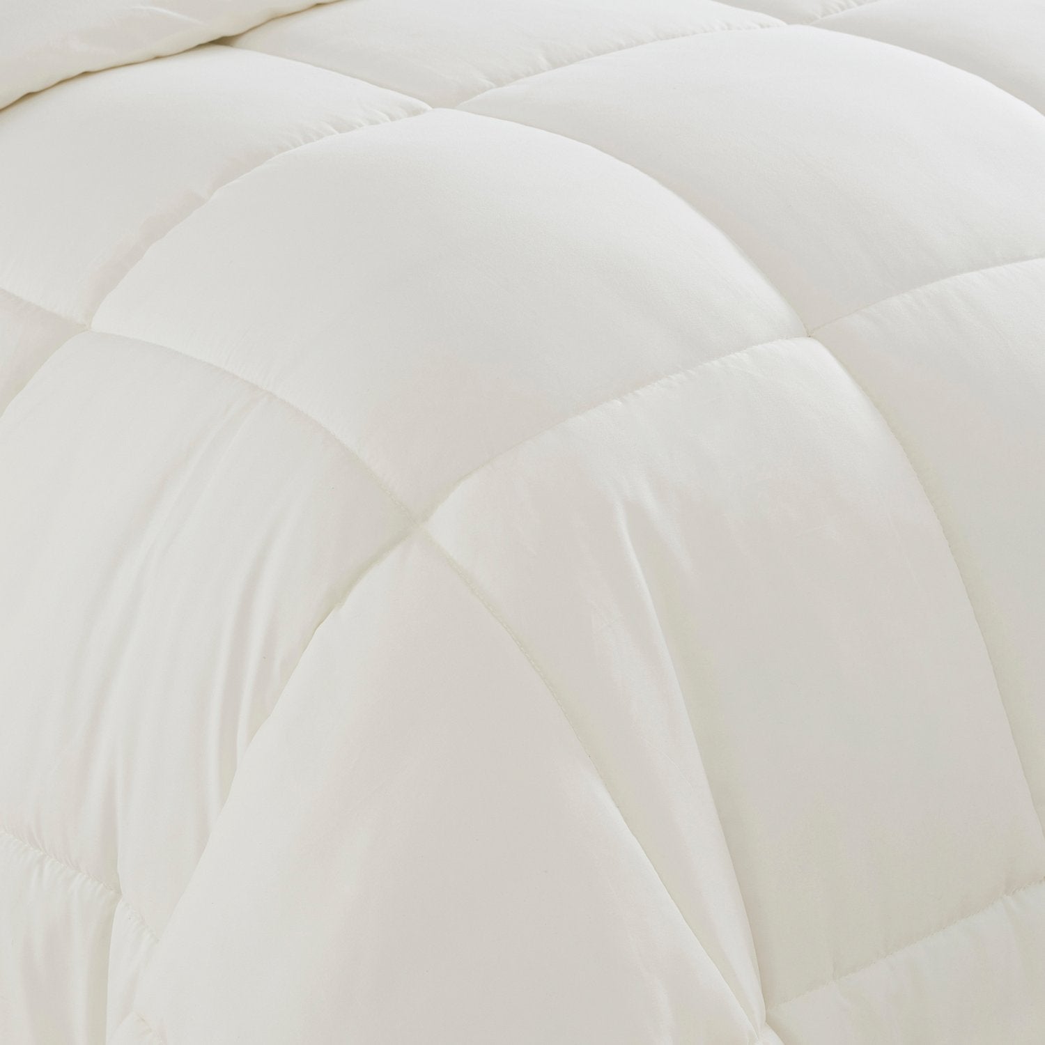 Down Alternative Comforter Ivory - Comforter Detail