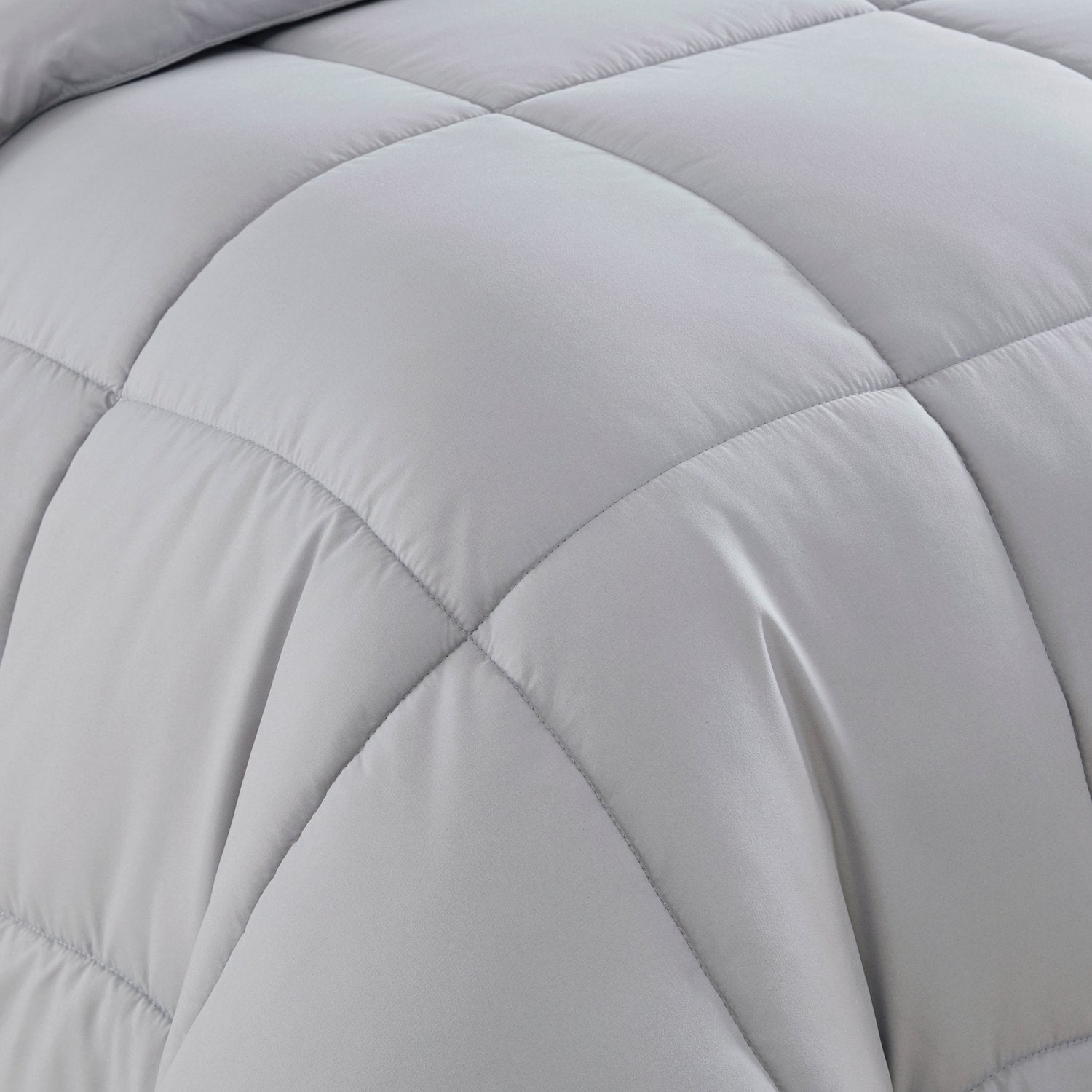 Down Alternative Comforter Silver - Comforter Detail