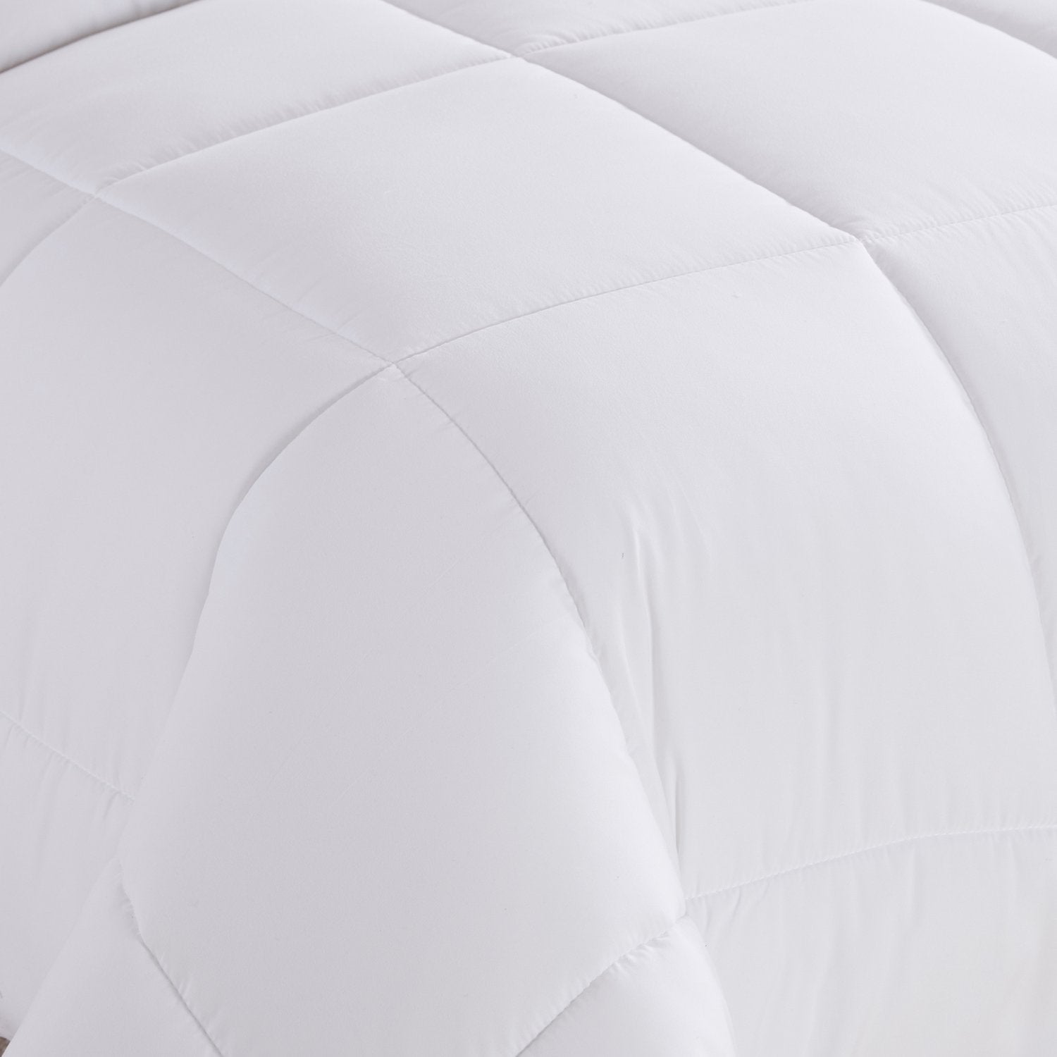 Down Alternative Comforter White - Comforter Detail