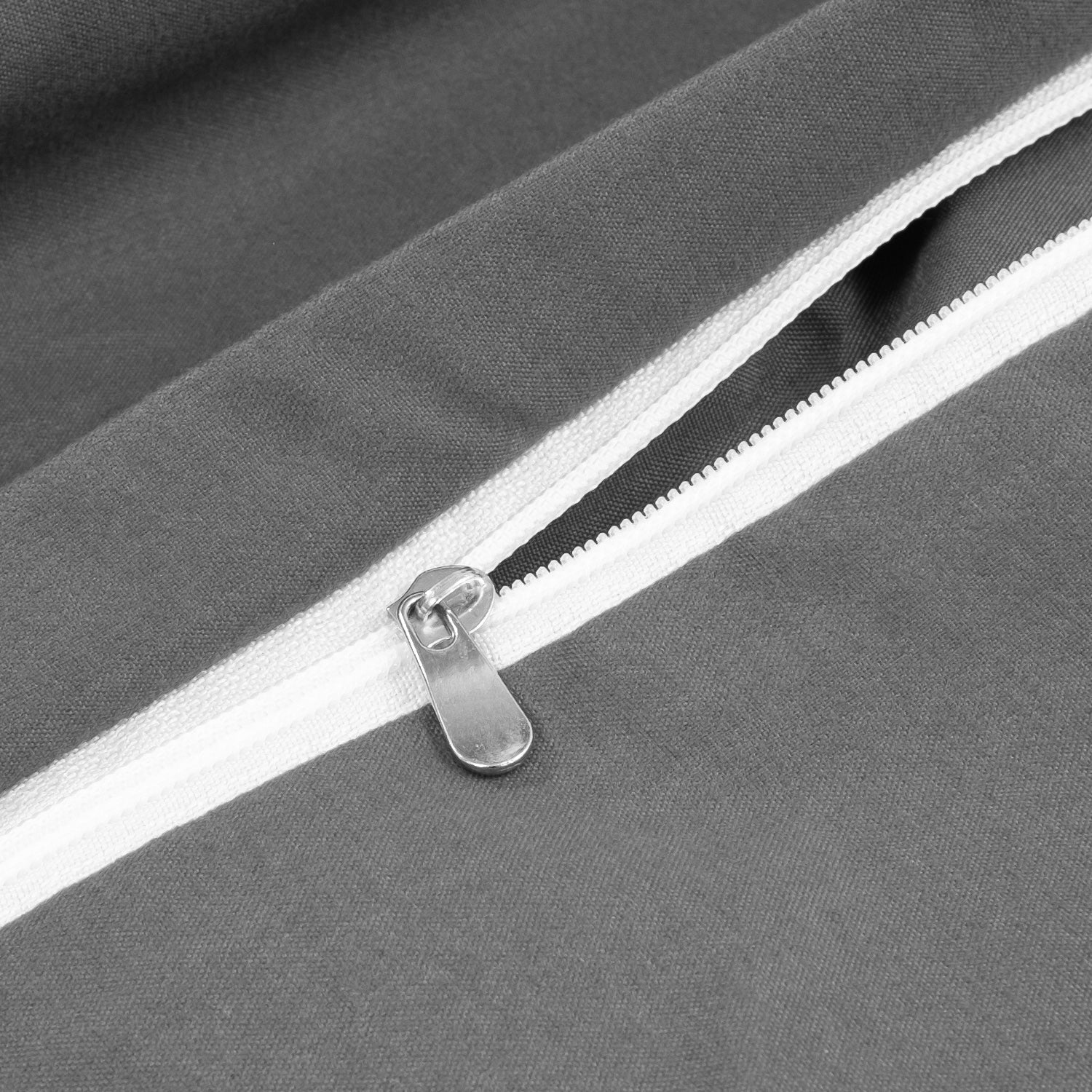 Hudson Pinch Pleat 3-Piece Duvet Set Gray - Zipper