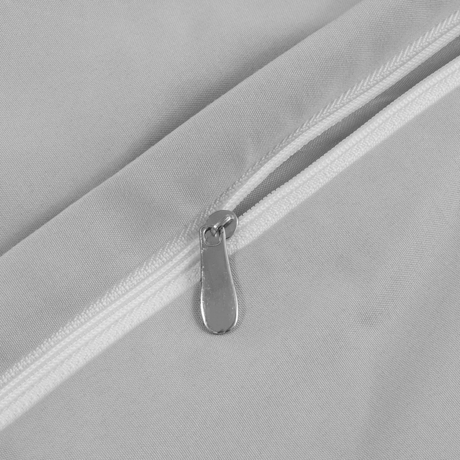 Hudson Pinch Pleat 3-Piece Duvet Set Silver - Zipper