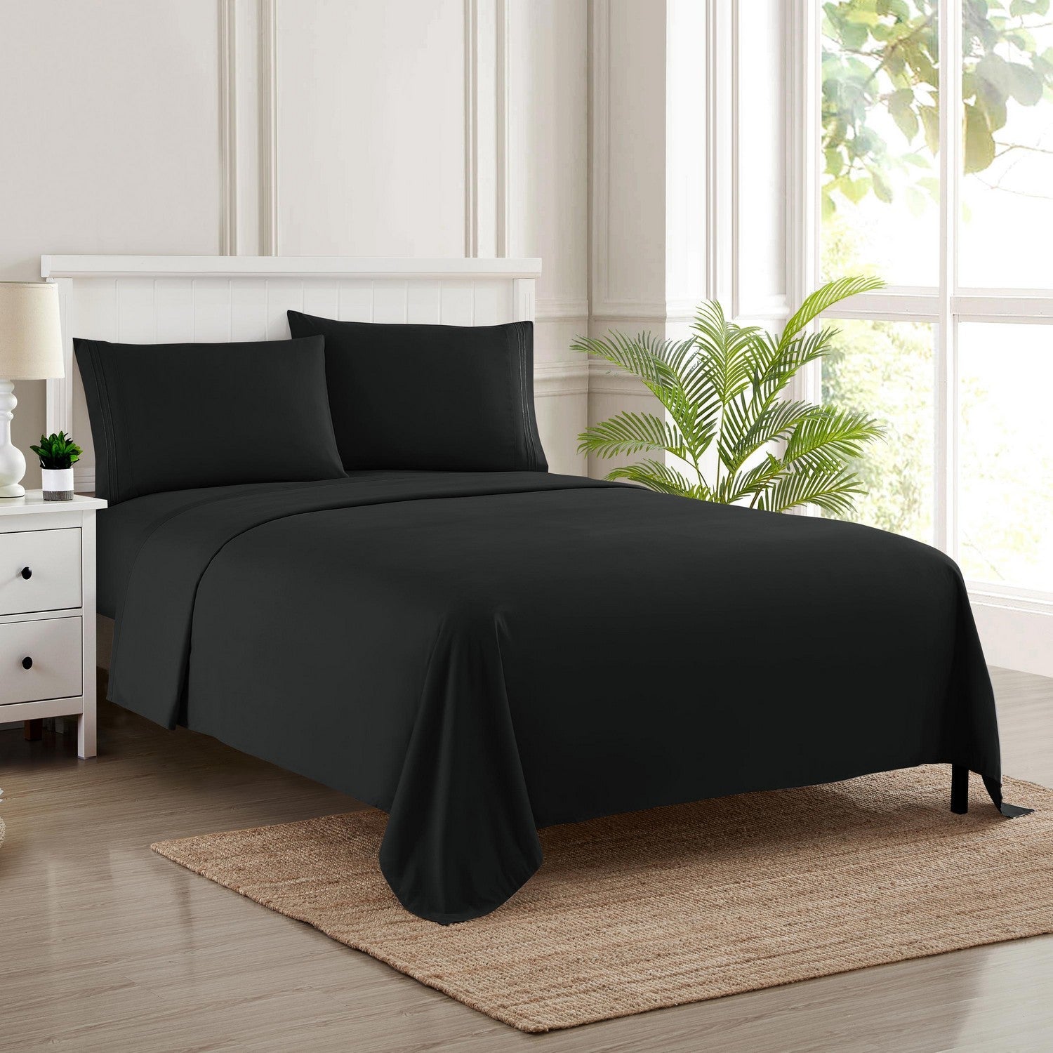 Classic 4-Piece Bed Sheet Set (Black) - Bed