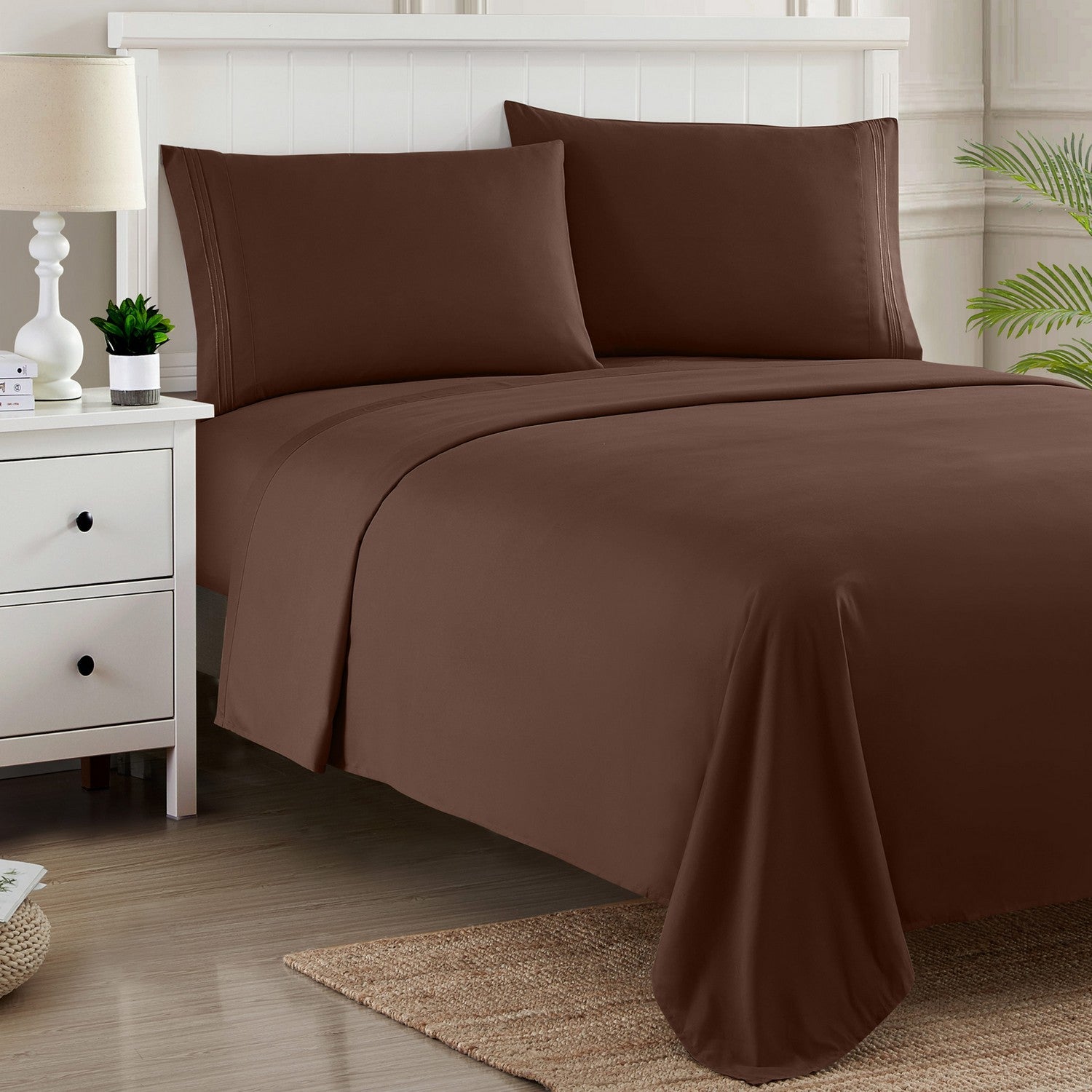 Classic 4-Piece Bed Sheet Set (Chocolate) - Bed