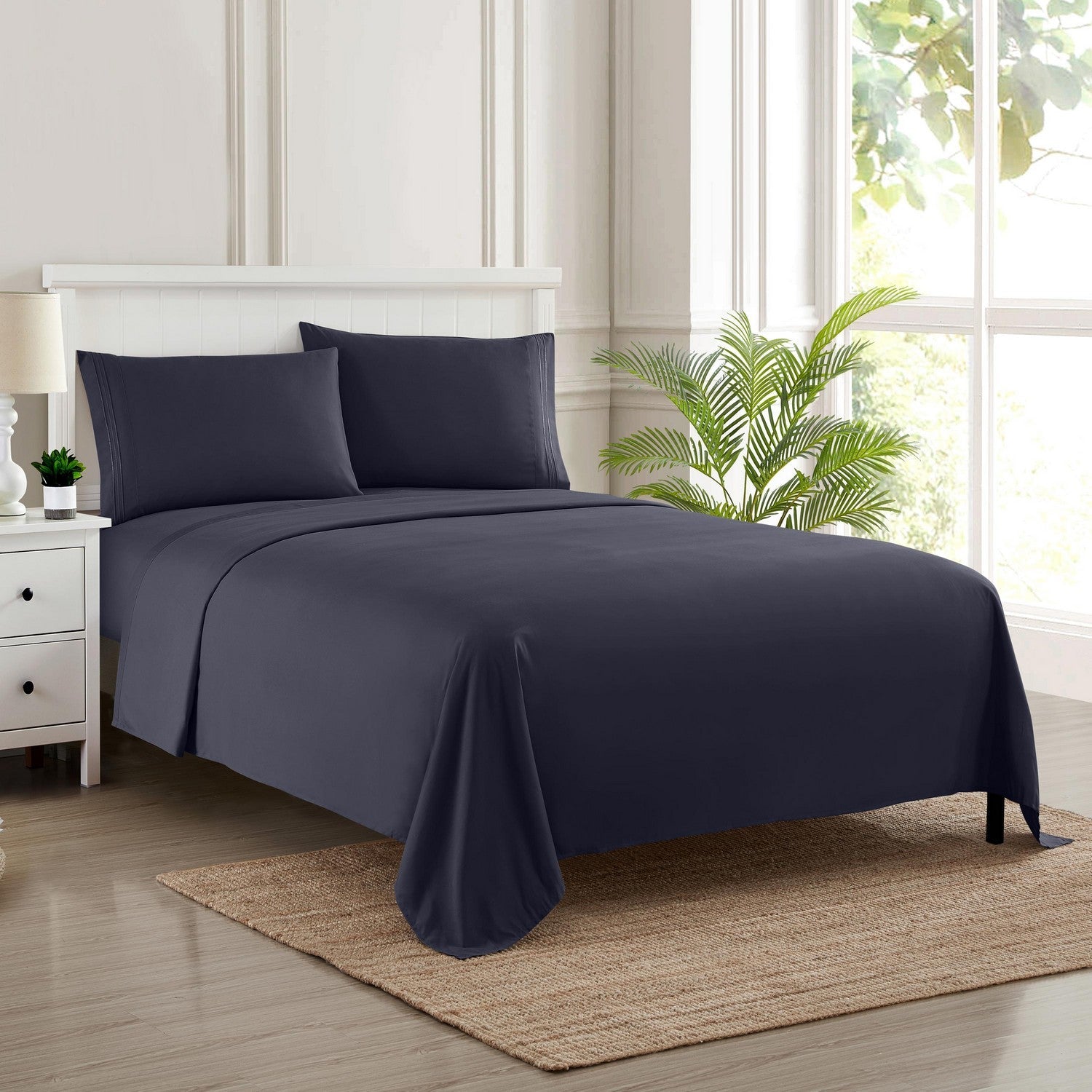 Classic 4-Piece Bed Sheet Set (Navy) - Bed