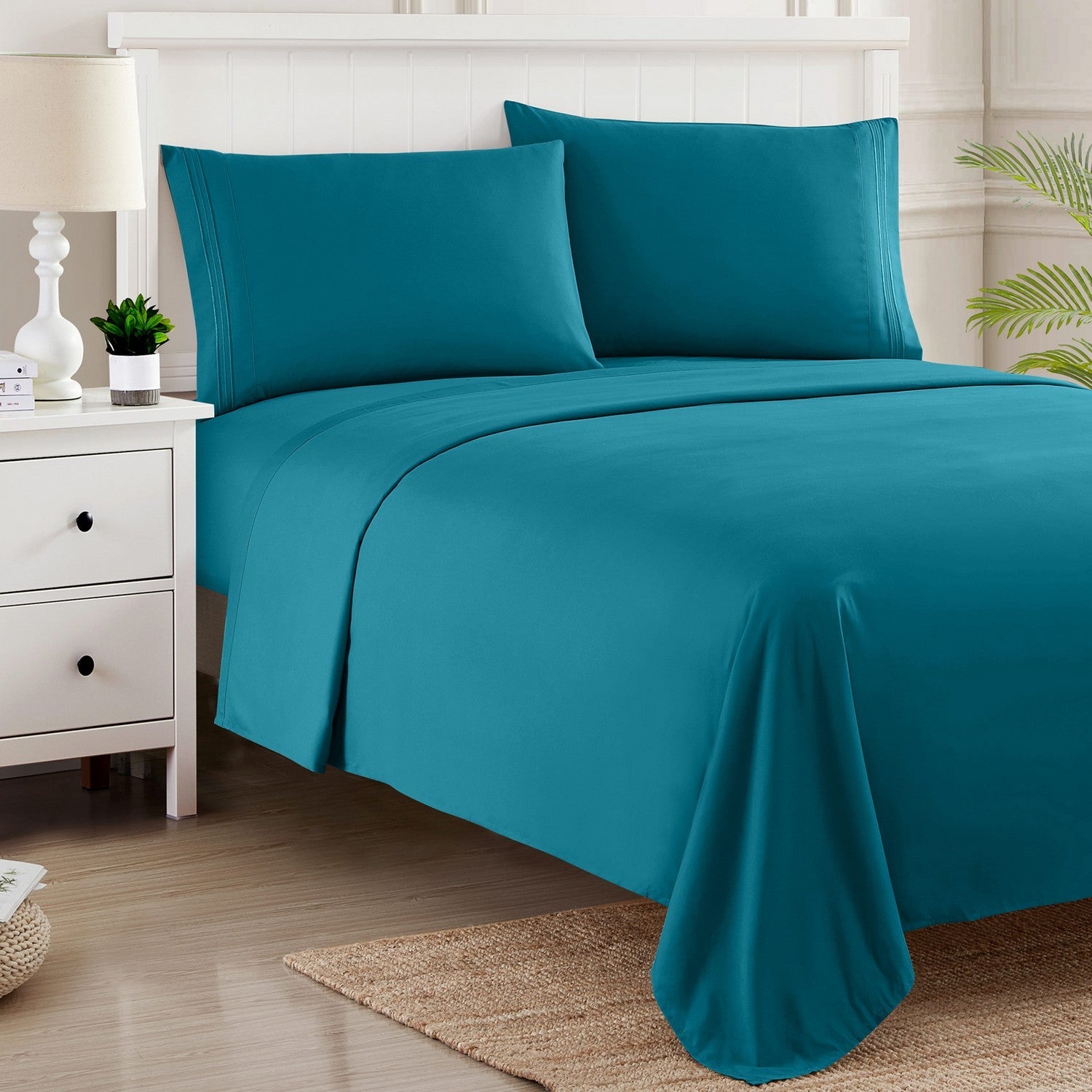 Classic 4-Piece Bed Sheet Set (Teal) - Bed 2