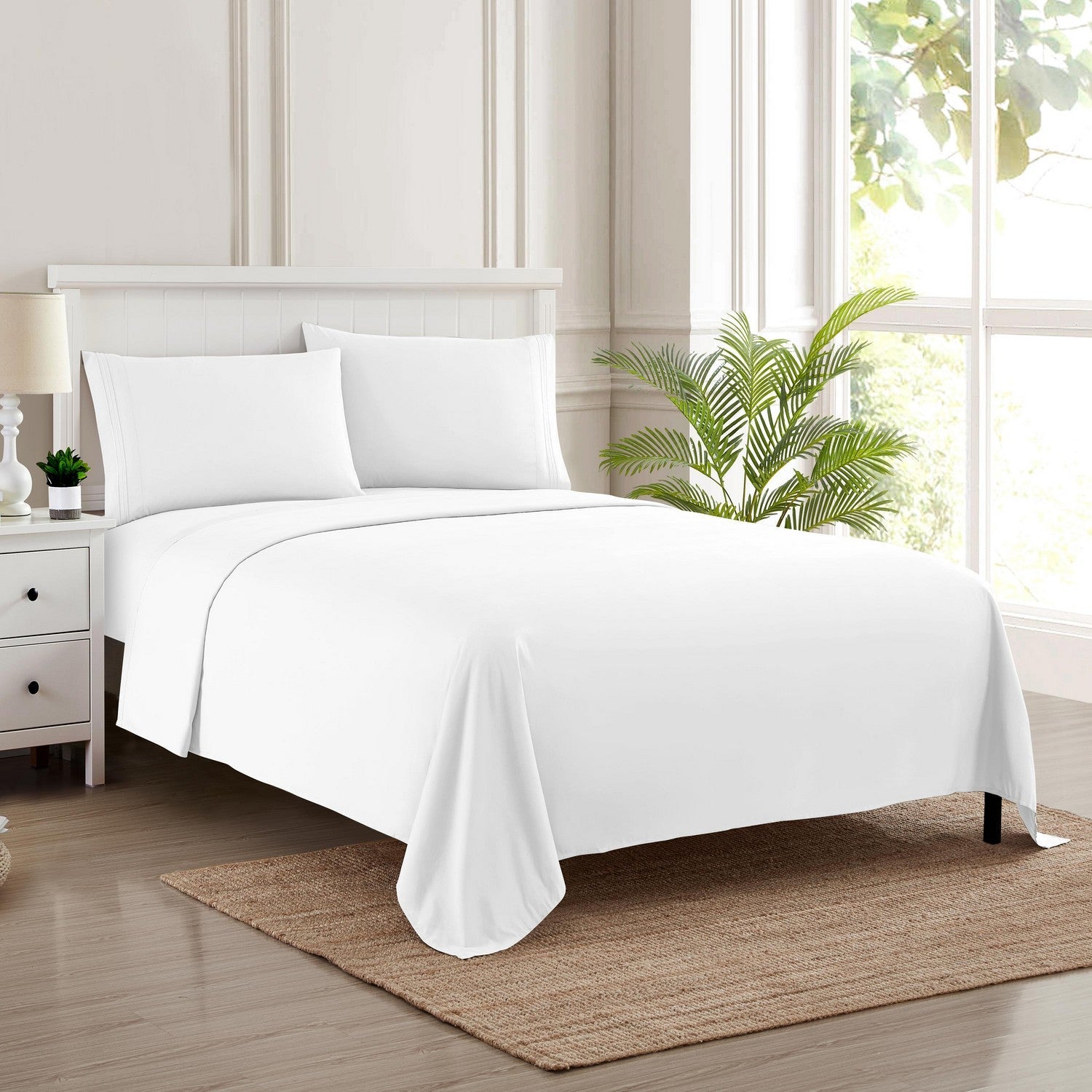 Classic 4-Piece Bed Sheet Set (White) - Bed
