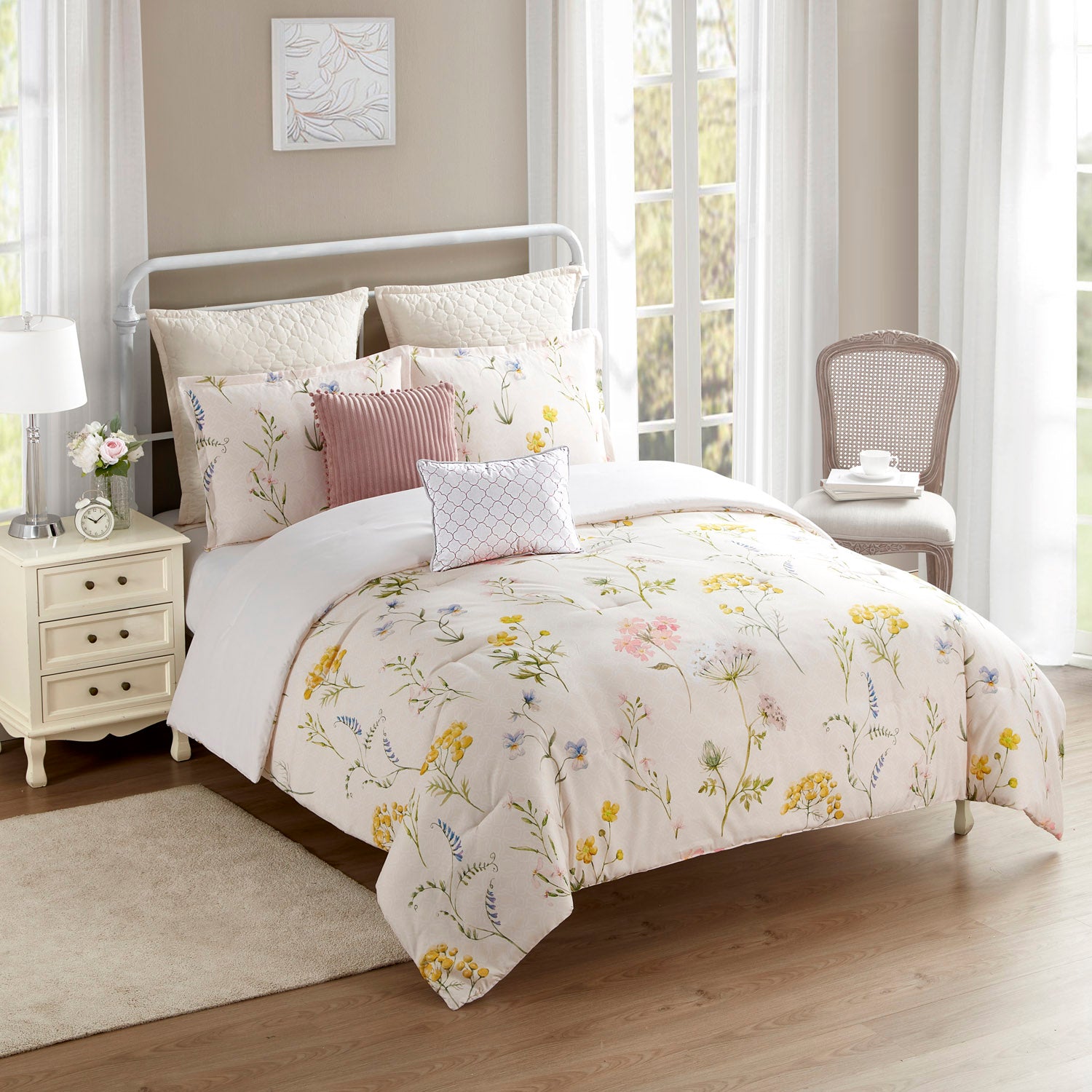 Mazie Flowers 7-Piece Bed in a Bag Set - Bed