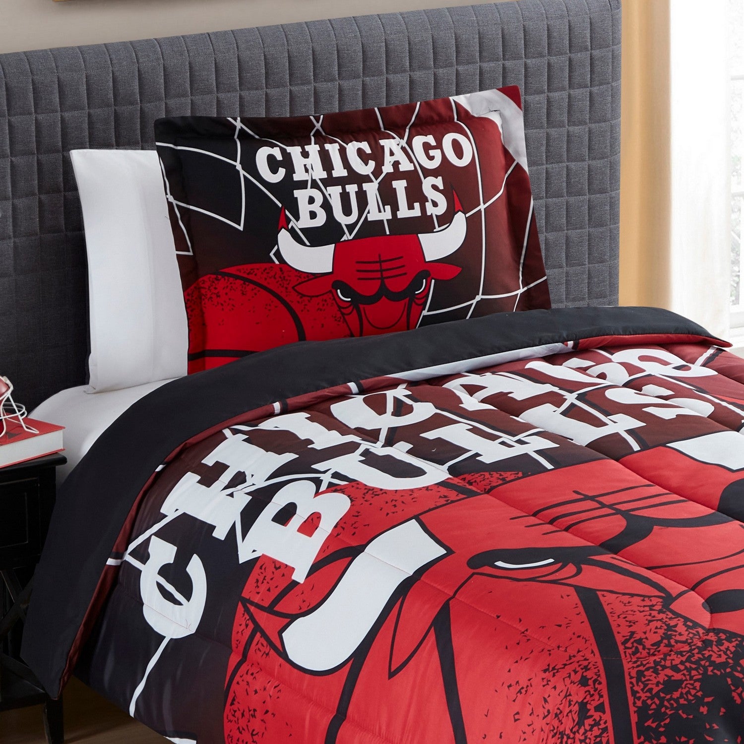 Chicago Bulls NBA Officially Licensed Comforter Set Sweet Home Collection