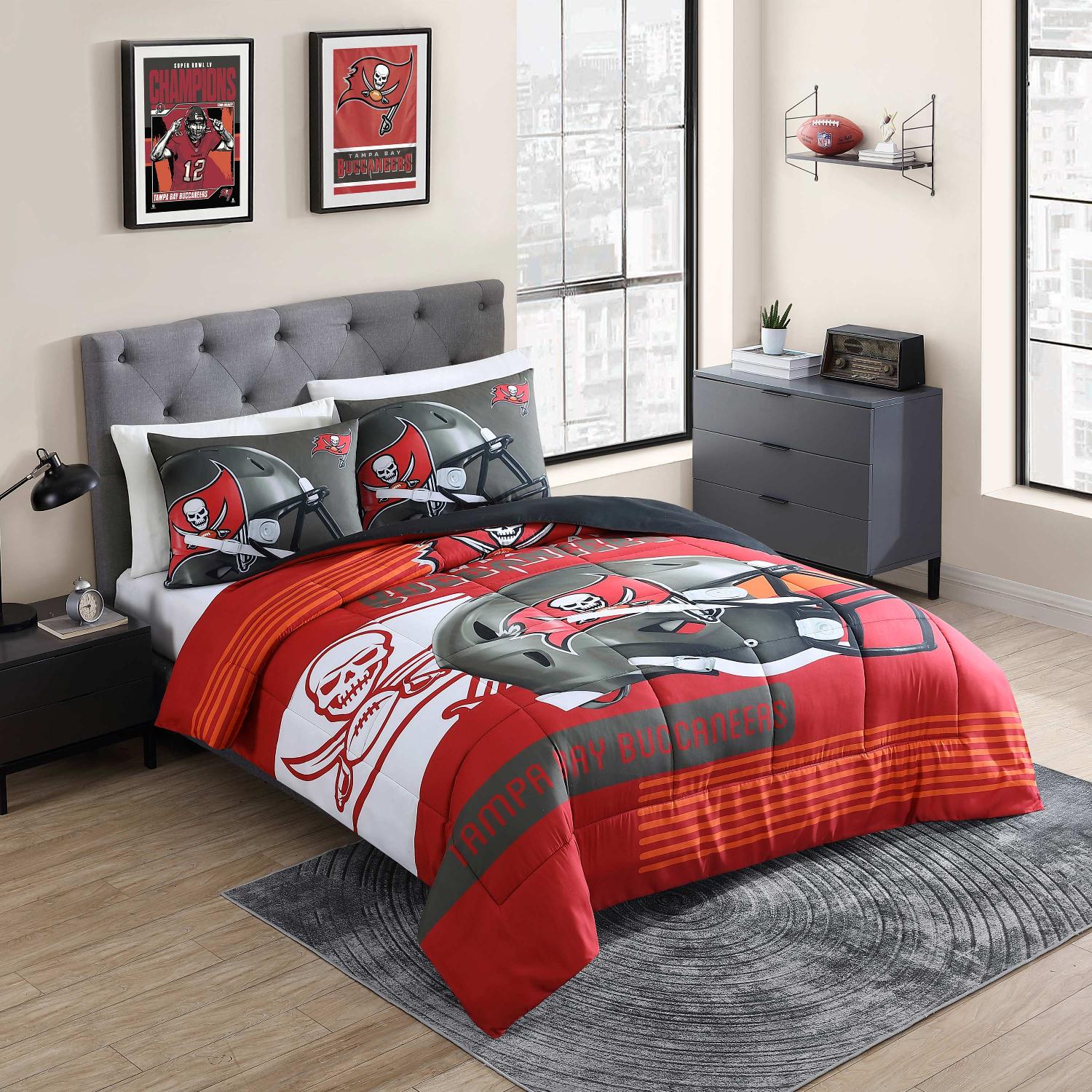 Tampa Bay Buccaneers NFL Officially Licensed 3-Piece Comforter Set - Bed