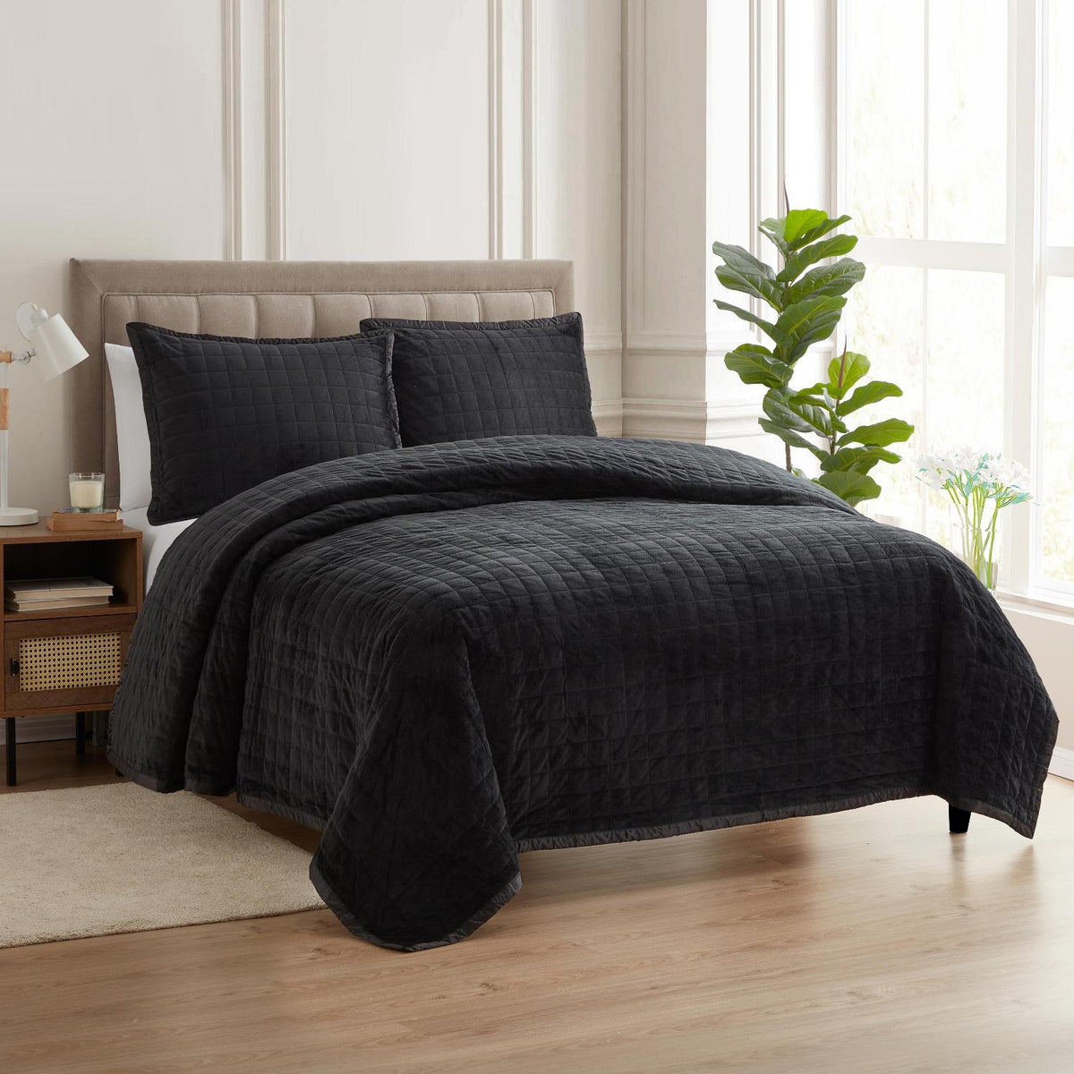 Velvet 3-Piece Quilt And Pillow Sham Set Black - Bed